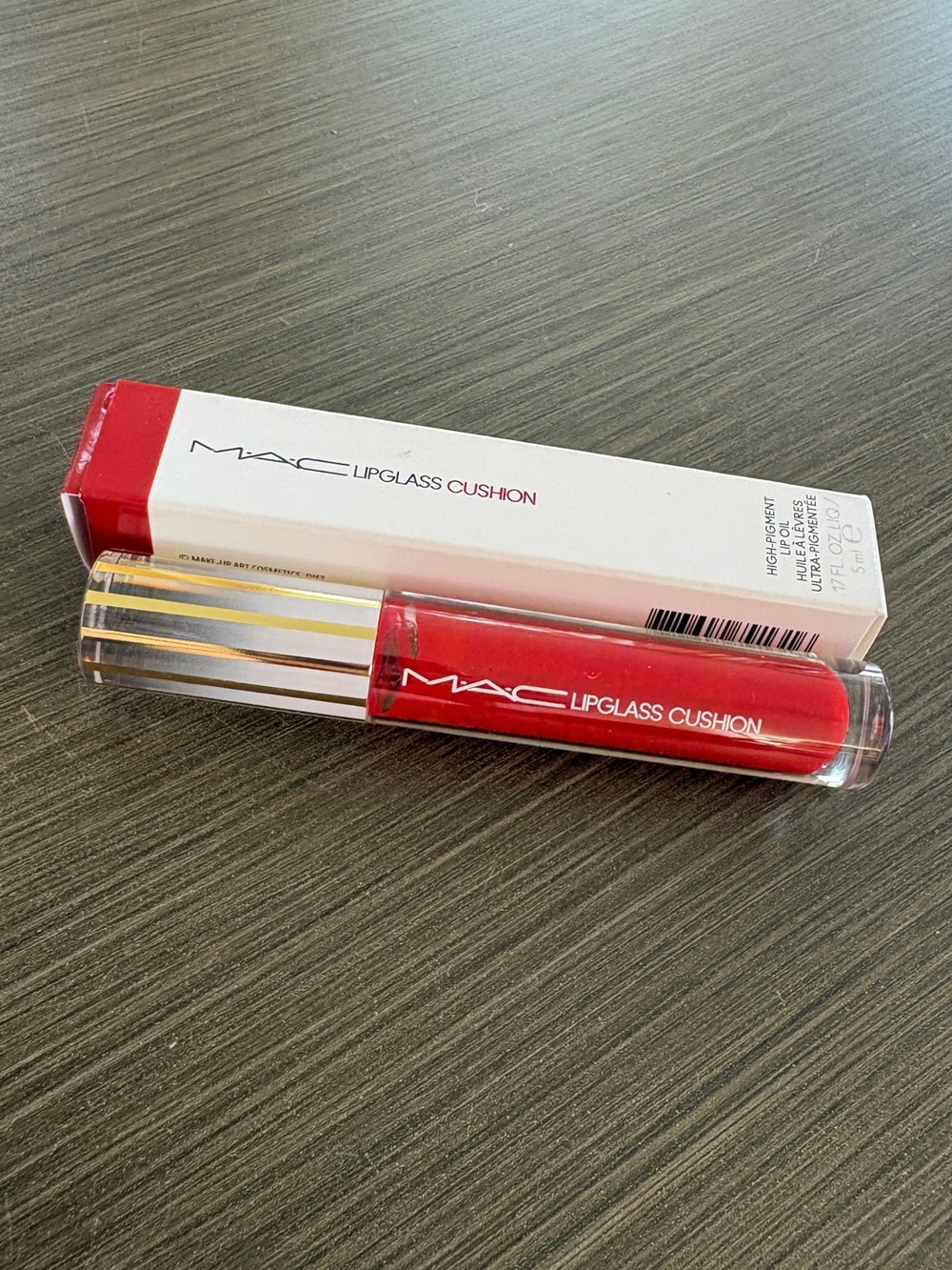 MAC Lipglass Cushion High-Pigment Lip Oil Tantrum - Picture 5 of 7